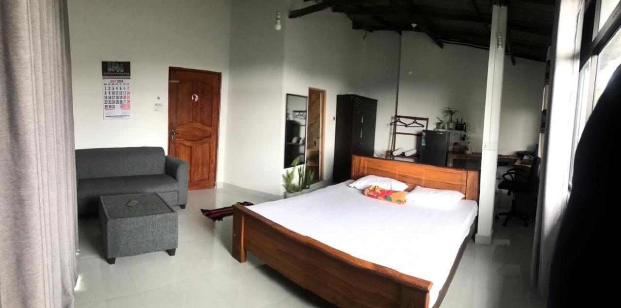 S V Homestay Канди Екстериор снимка