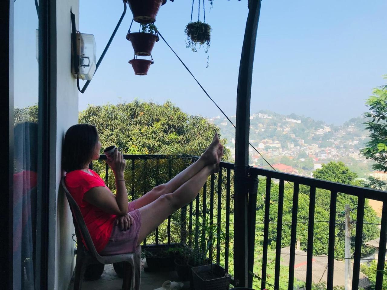 S V Homestay Канди Екстериор снимка